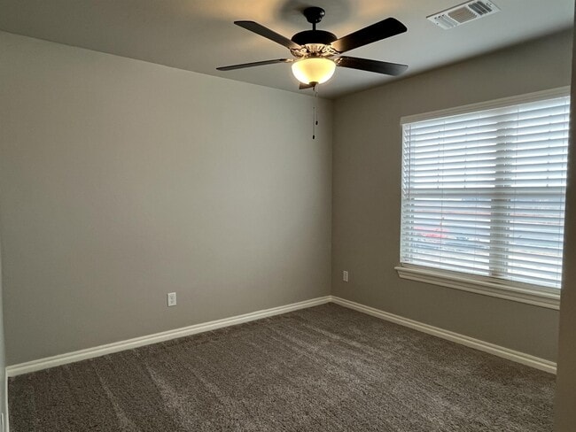 Building Photo - 3309 Welling Rd