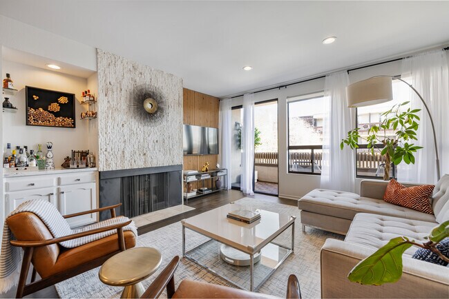 Foto del edificio - 1833 Fairburn Ave