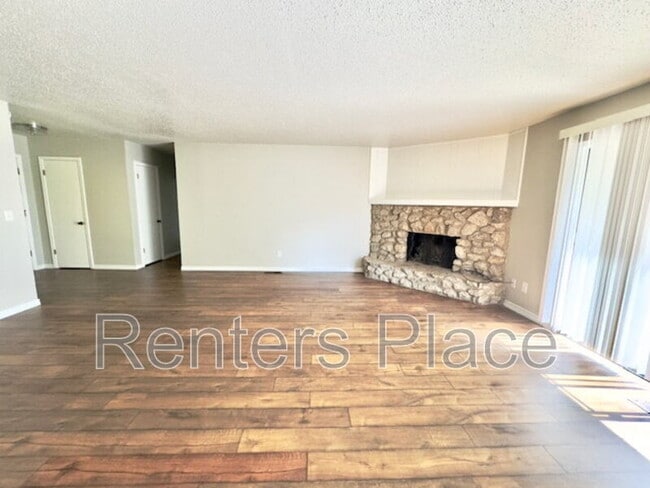 Building Photo - 6304 S 115th E Pl