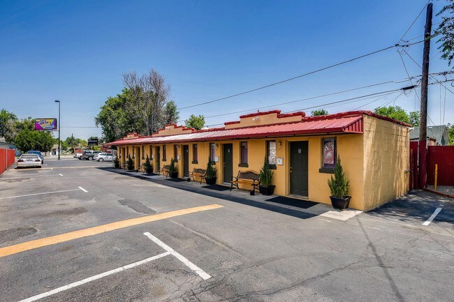 Foto del edificio - 636 S Quitman St