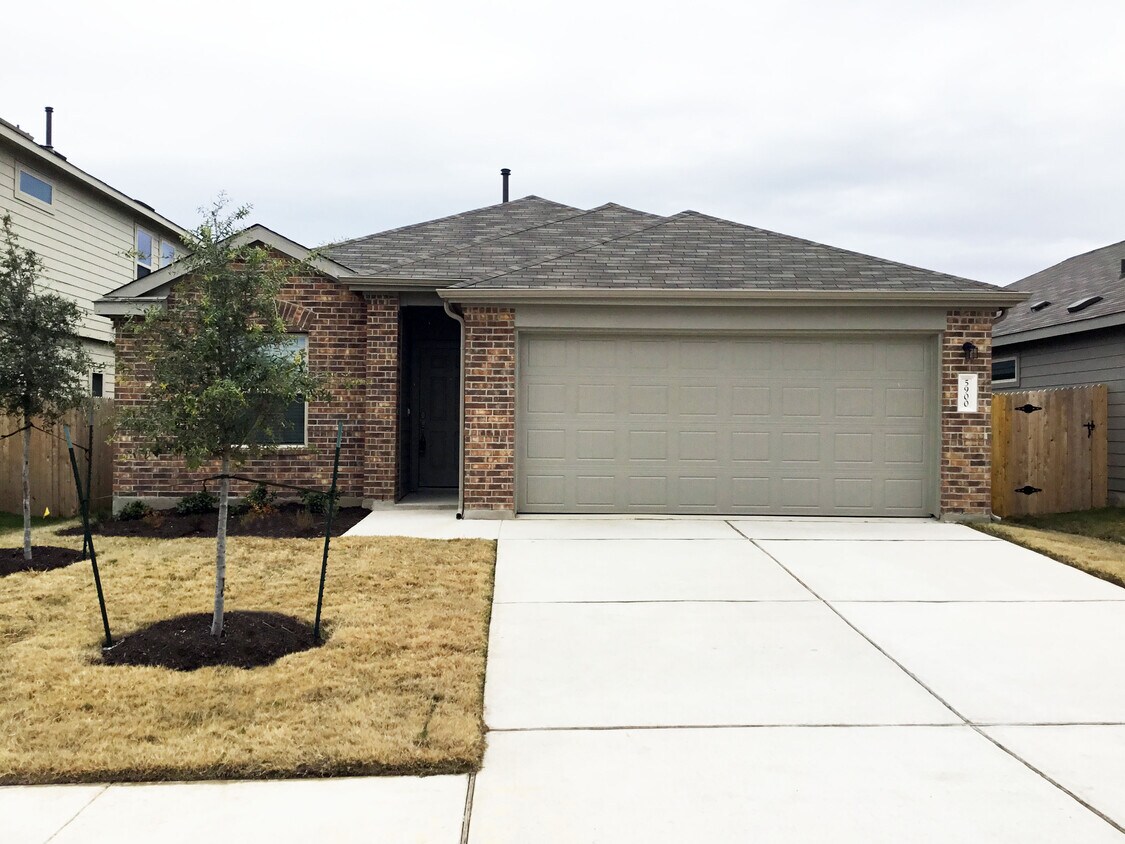 Foto principal - 5900 Bell Tower Ln