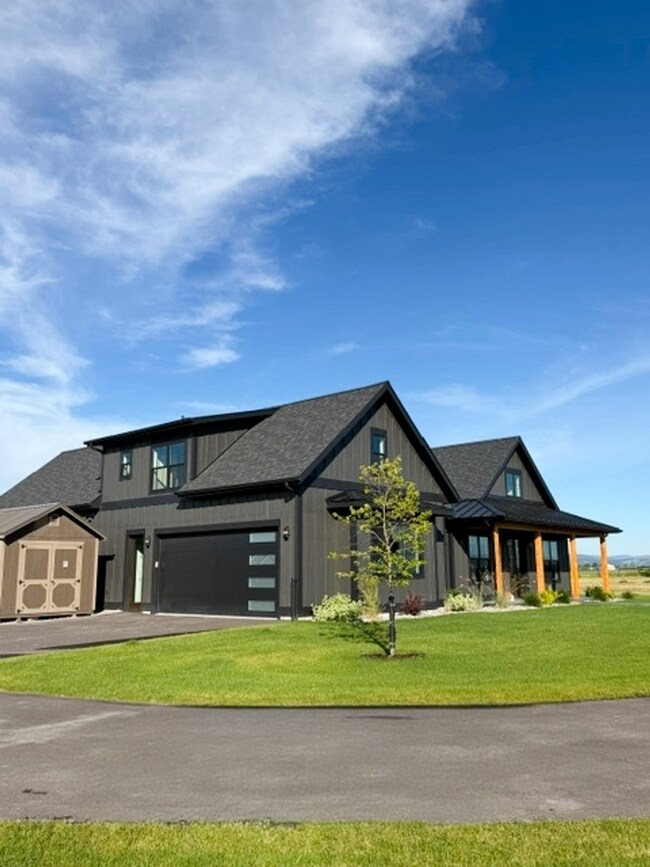 Foto del edificio - Luxury Modern Farmhouse on 2.5 Fenced Acres
