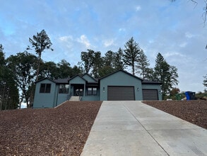 Building Photo - 8391 Montna Dr