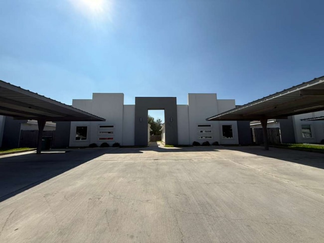 Building Photo - 1307 W Heritage Dr Building Photo - 1307 W Heritage Dr