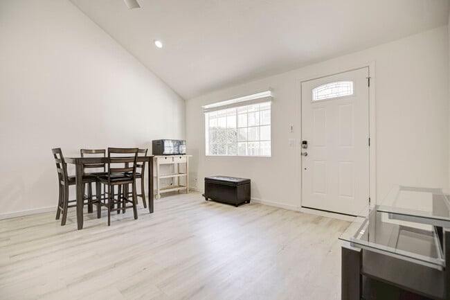 Building Photo - 1444 Bruce Ave