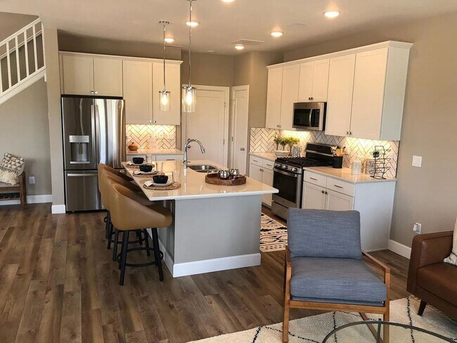 Building Photo - Incredible Views from this 3 Bedroom, 2.5 ...