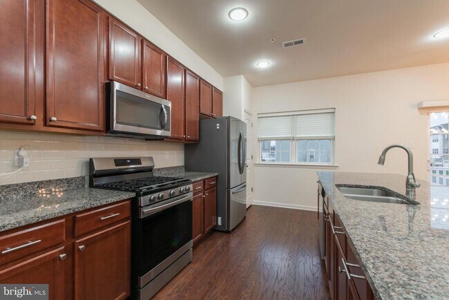 Building Photo - 136 Mercer Ct