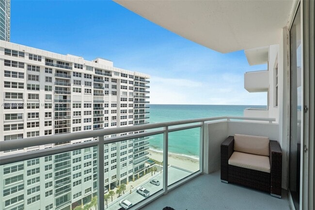 Building Photo - 3001 S Ocean Dr