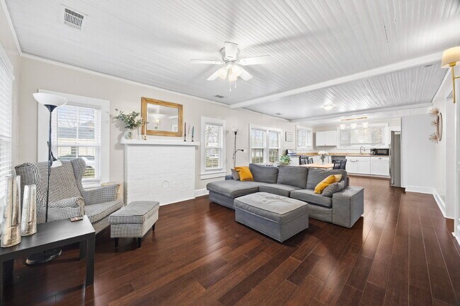 Building Photo - Historic Charm Meets Smart Design—2BR Home Near Downtown