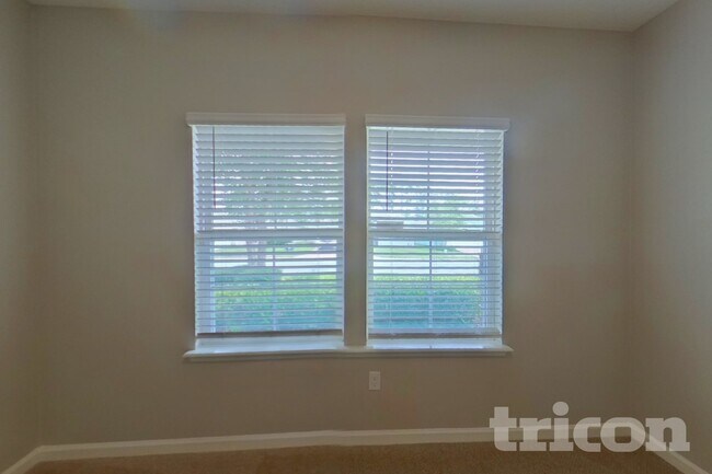 Foto del edificio - 9762 Lemon Grass Ln