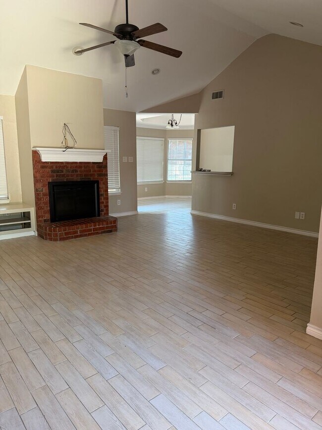 Building Photo - $2150 3/2 House Located in Corinth
