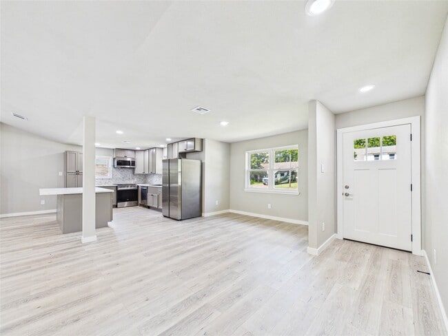 Building Photo - 135 Highland Terrace Dr