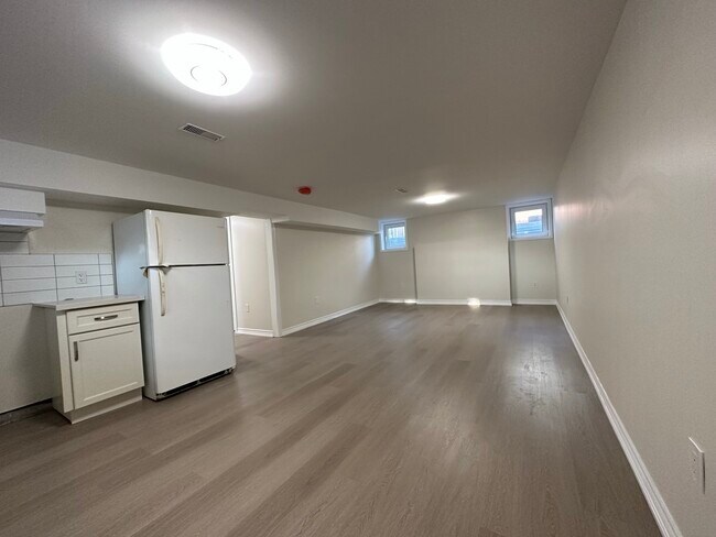 Building Photo - 2-122 Sanderling Crescent Lindsay ON