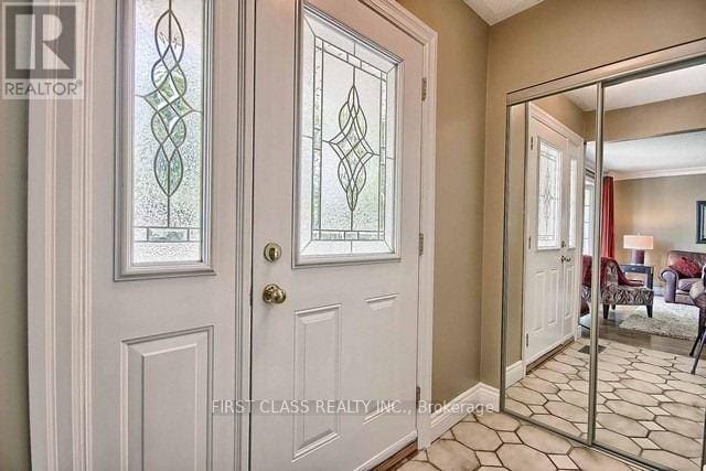 Building Photo - 28 Collins Crescent