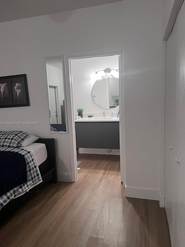 Building Photo - 613 NW 10th St