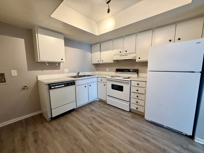 Interior Photo - Central Park at East Bay