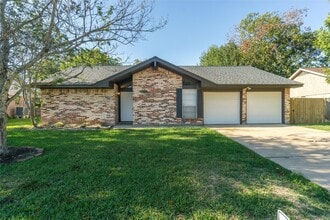Building Photo - 2119 Williamsburg Ct S