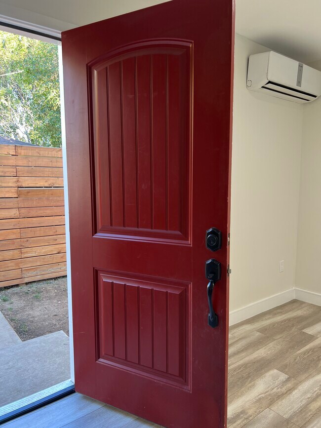 Foto del edificio - 15334 Archwood St