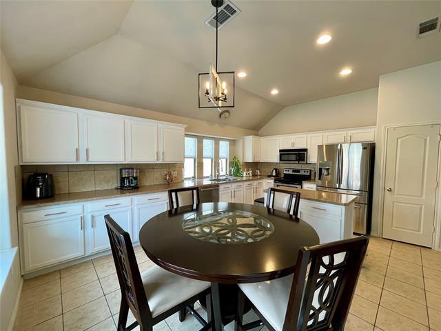 Building Photo - 1204 Ponderosa Drive