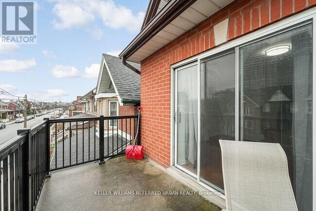 Photo du bâtiment - 109 Lappin Ave