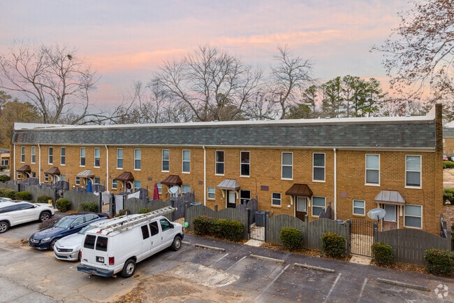 Building Photo - Avalon Townhomes