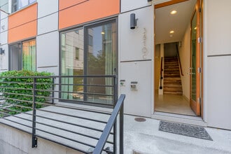 Building Photo - 3810 California Ave SW