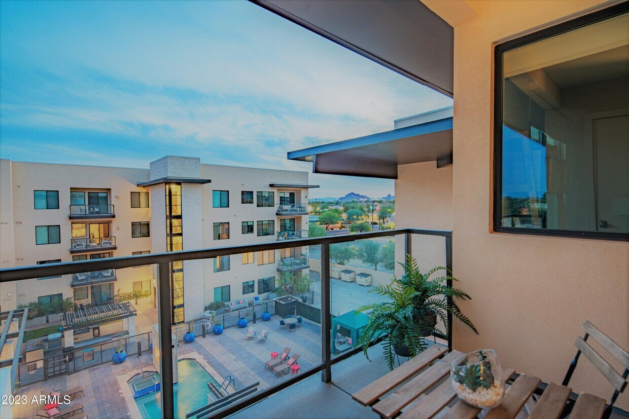 Foto principal - 7300 E Earll Dr