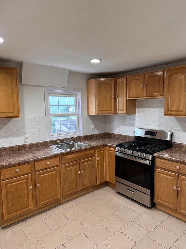 Foto del edificio - 36 Chester Ave