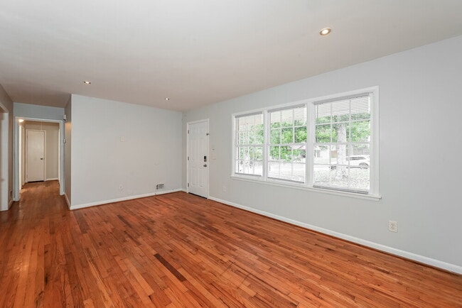 Building Photo - 3639 Telstar Dr