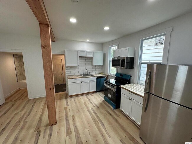 Foto del edificio - 836 Adams St