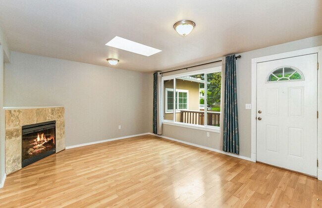 Foto del edificio - Kirkland Rambler for rent! Contact Jennifer for a showing 4252238096