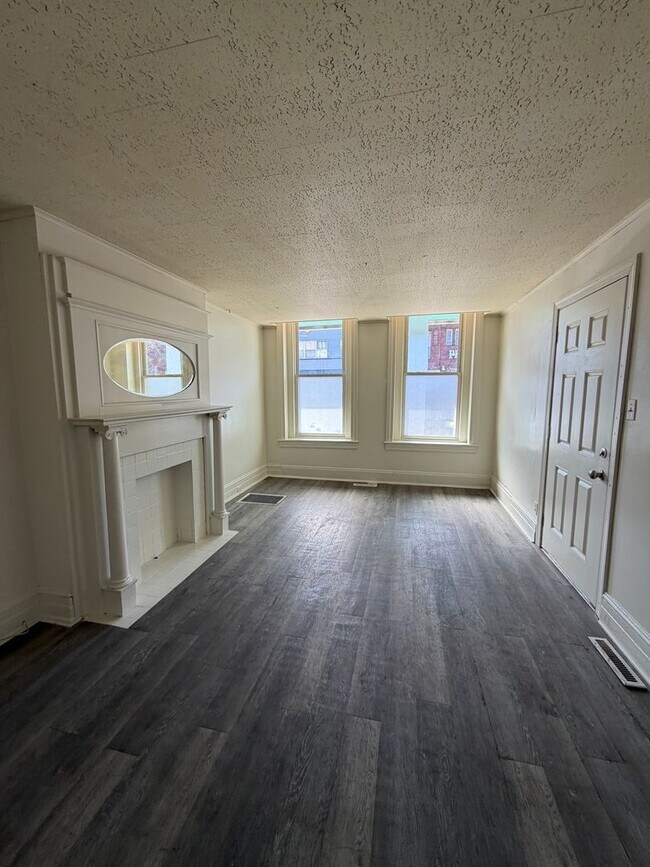 Foto del edificio - 717 W Market St