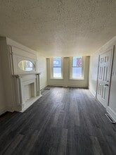 Building Photo - 717 W Market St