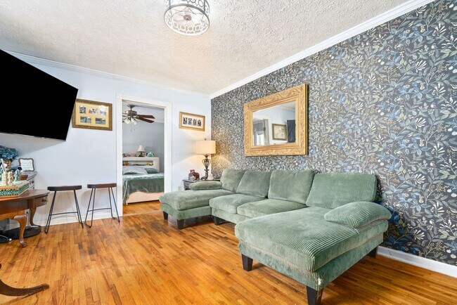 Foto del edificio - House in Auburn Available NOW!