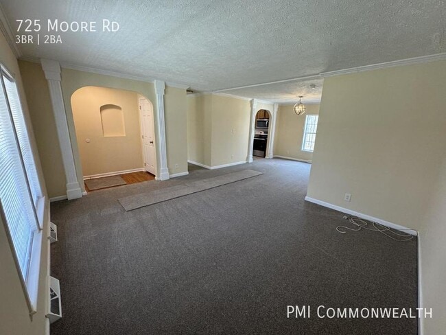 Building Photo - 3 Bed / 2 Bath Single Family (Available Now)