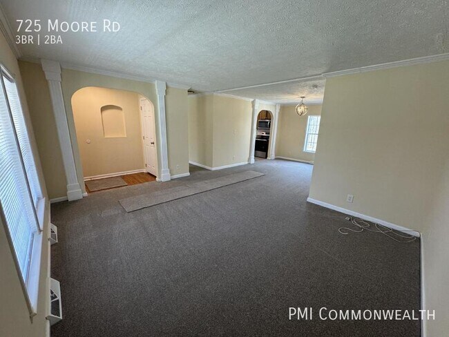 Foto del edificio - 3 Bed / 2 Bath Single Family (Available Now)