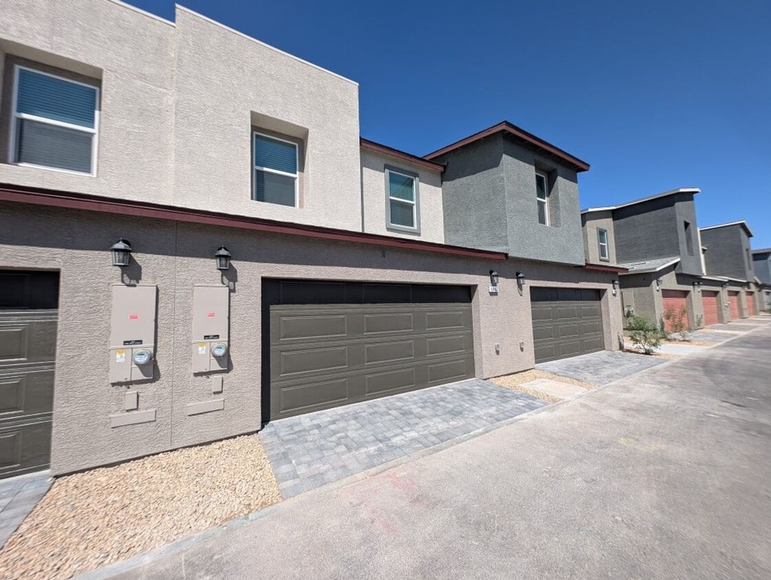 Primary Photo - 9407 Verdon Mesa St