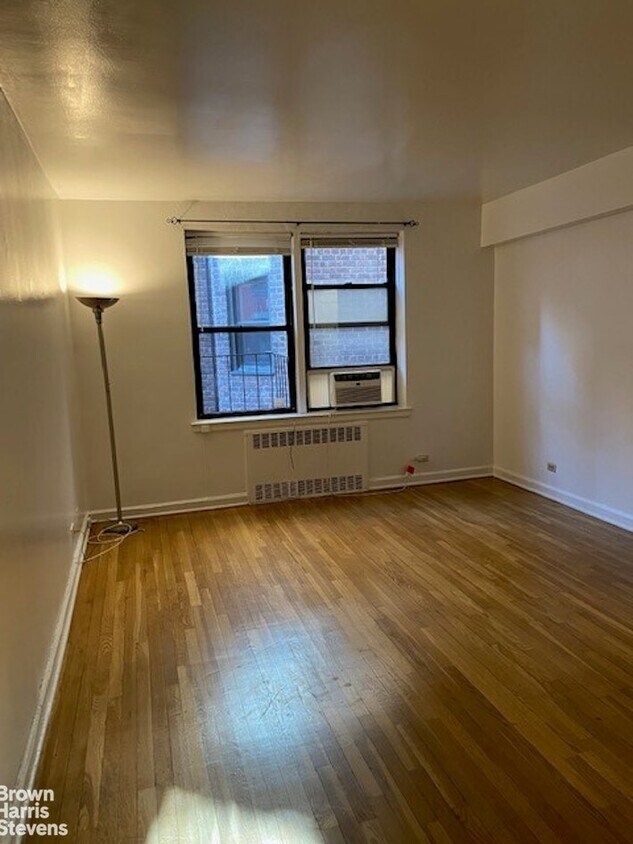 54 E 8th St Unit 4G, New York, NY 10003 Room for Rent in New York, NY