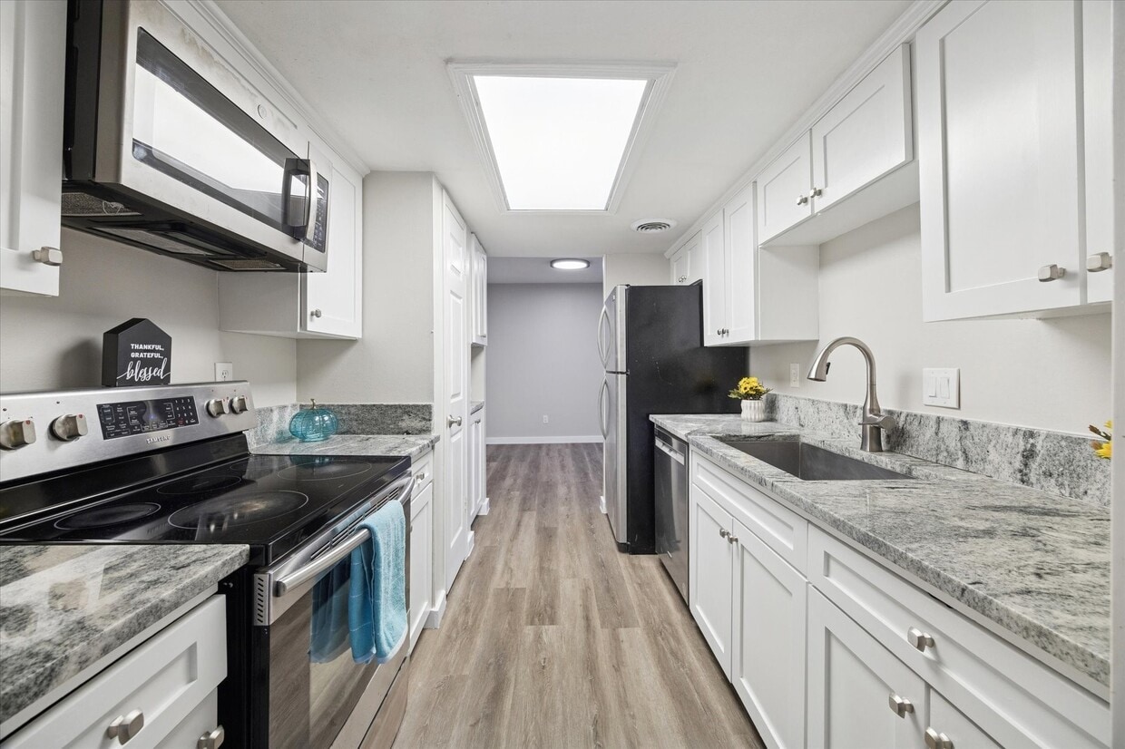 Primary Photo - 12633 Memorial Dr