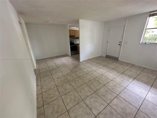 Building Photo - 1801 S Treasure Dr