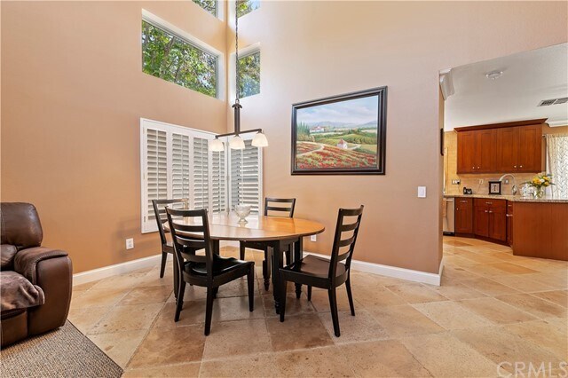 Foto del edificio - 782 Viewtop Ln