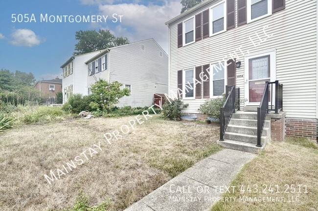 Building Photo - End Unit Renovated 3 Bedroom Townhome W/ F...