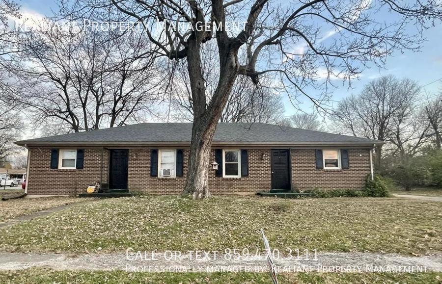Primary Photo - 1100 Shun Pike # B