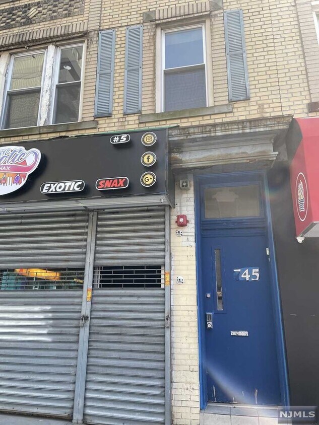 Primary Photo - 745 Newark Ave