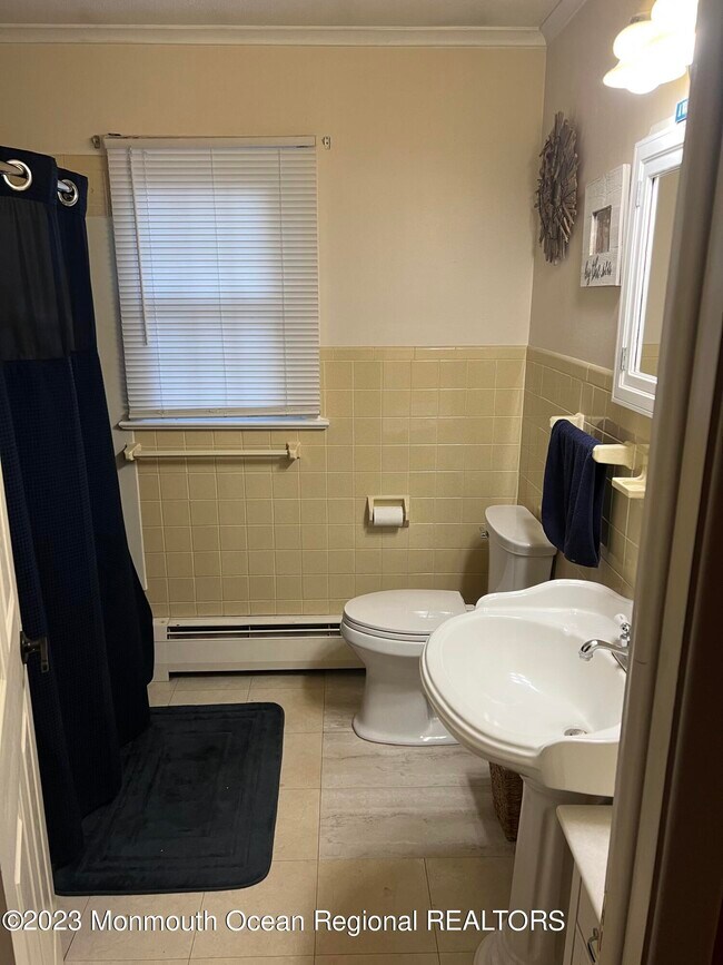 Building Photo - 607 Washington St