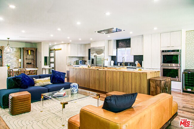 Foto del edificio - 5604 Shenandoah Ave