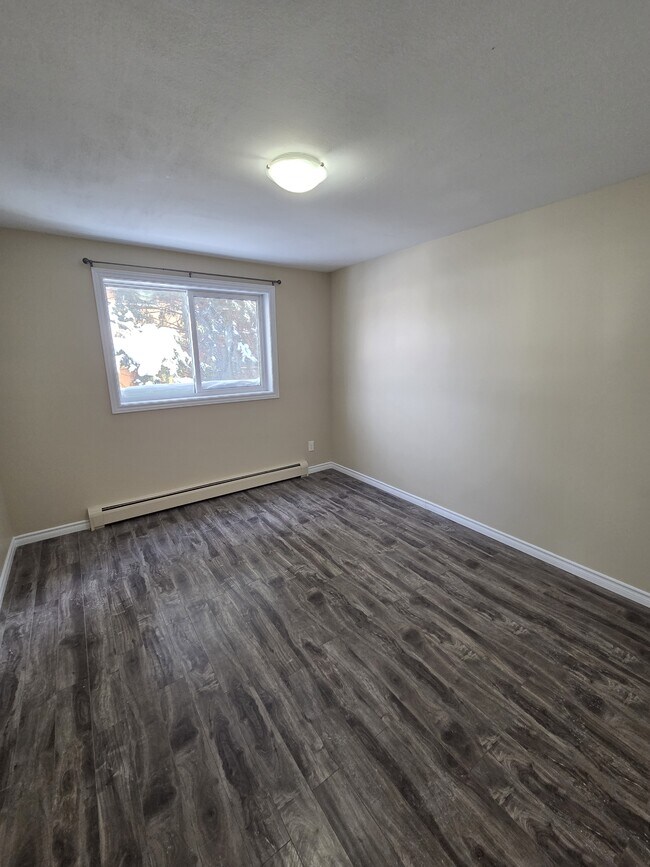 Building Photo - 87 Westwood Dr