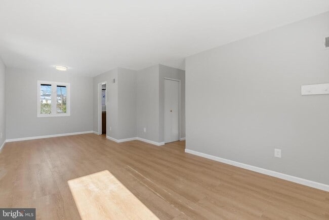 Building Photo - 1813 Olmstead Dr