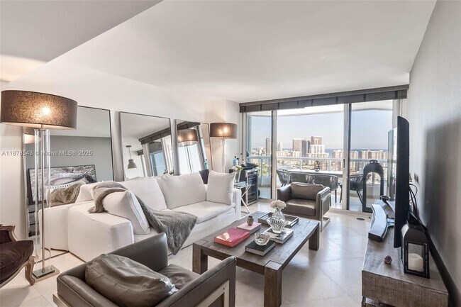 Foto del edificio - 21205 Yacht Club Dr