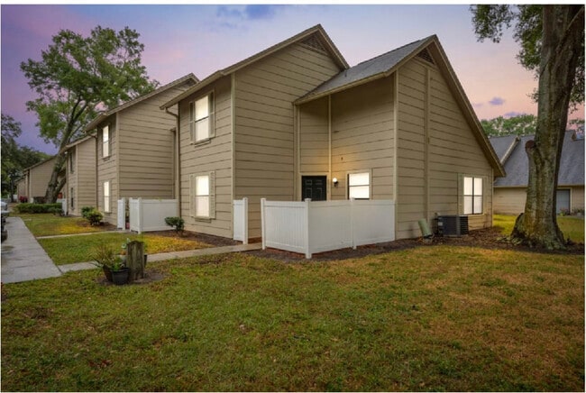 Photo - 2550 W Bird St Townhome